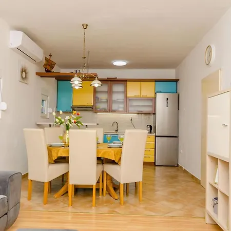 House Vukusic